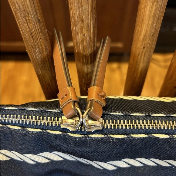 Tommy Hilfiger Patriotic Striped Tote Bag with Brown Handles - Picture 7 of 14